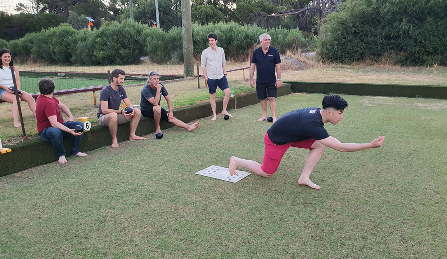 RM Surveys Social Club roll into 2022 with Barefoot Bowls