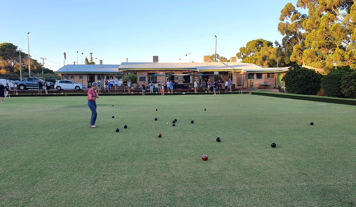 RM Surveys Social Club roll into 2022 with Barefoot Bowls
